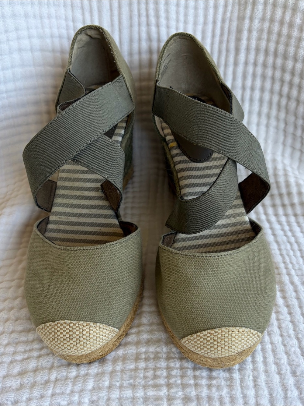 White Mountain Olive Canvas Espadrille Wedges Sz 8M